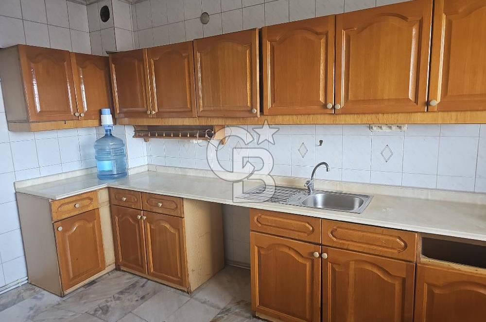 SATILIK KADIKÖY SAHRAYICEDİT'TE GENİŞ ARSALI, 3+1 DAİRE
