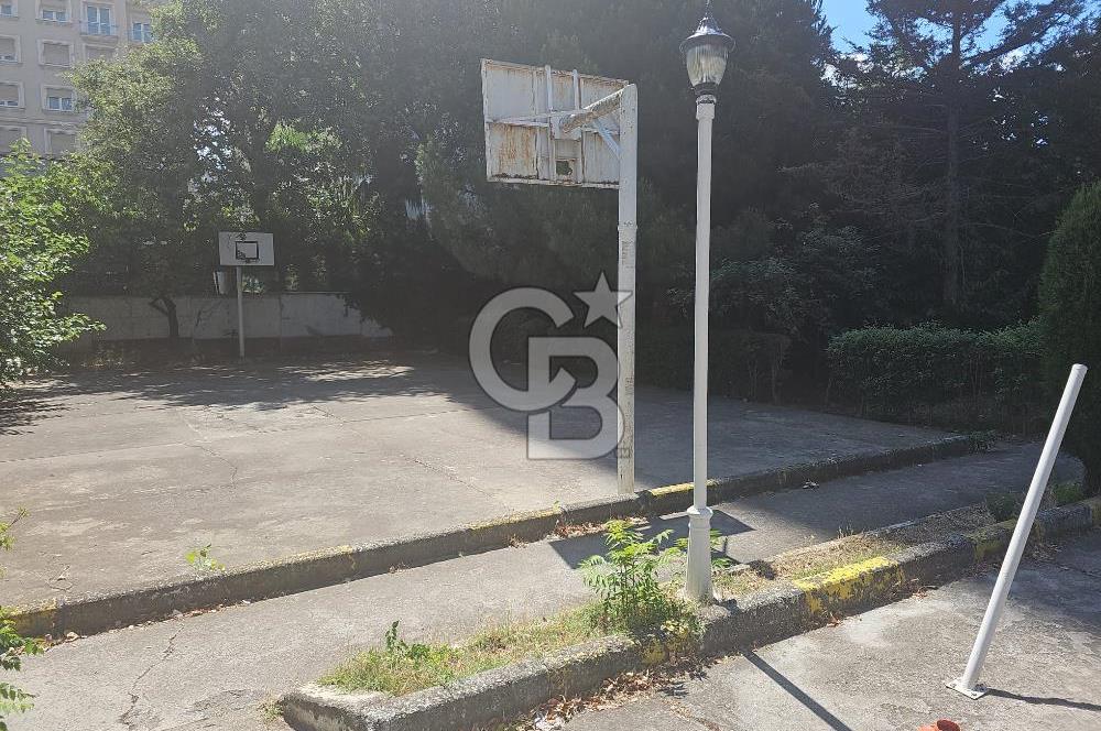 SATILIK KADIKÖY SAHRAYICEDİT'TE GENİŞ ARSALI, 3+1 DAİRE