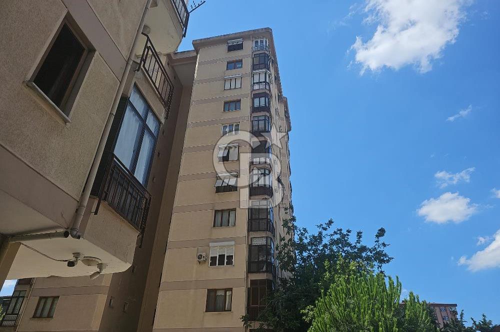 SATILIK KADIKÖY SAHRAYICEDİT'TE GENİŞ ARSALI, 3+1 DAİRE