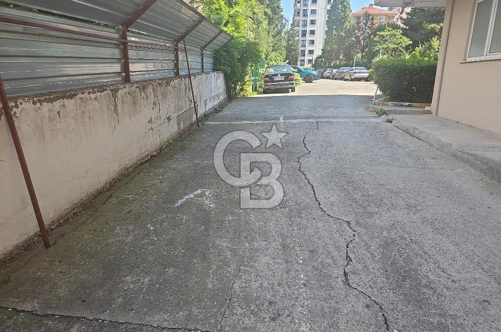 SATILIK KADIKÖY SAHRAYICEDİT'TE GENİŞ ARSALI, 3+1 DAİRE