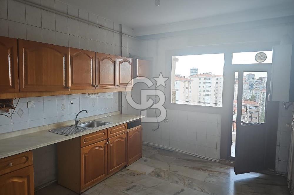 SATILIK KADIKÖY SAHRAYICEDİT'TE GENİŞ ARSALI, 3+1 DAİRE
