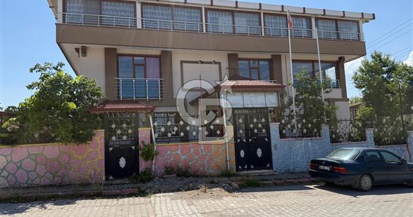 COLDWELL BANKER SAFİR'dn YAKINCA da HAVUZLU SATILIK TİCARİ VİLLA - 358476