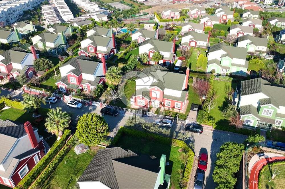 Yamaç Evler Sitesi’nde Satılık 4+1 Villa