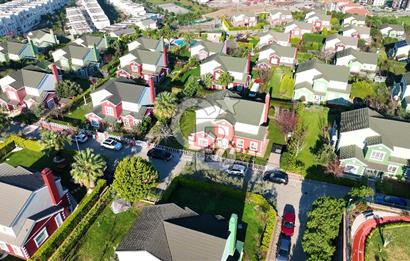 Yamaç Evler Sitesi’nde Satılık 4+1 Villa
