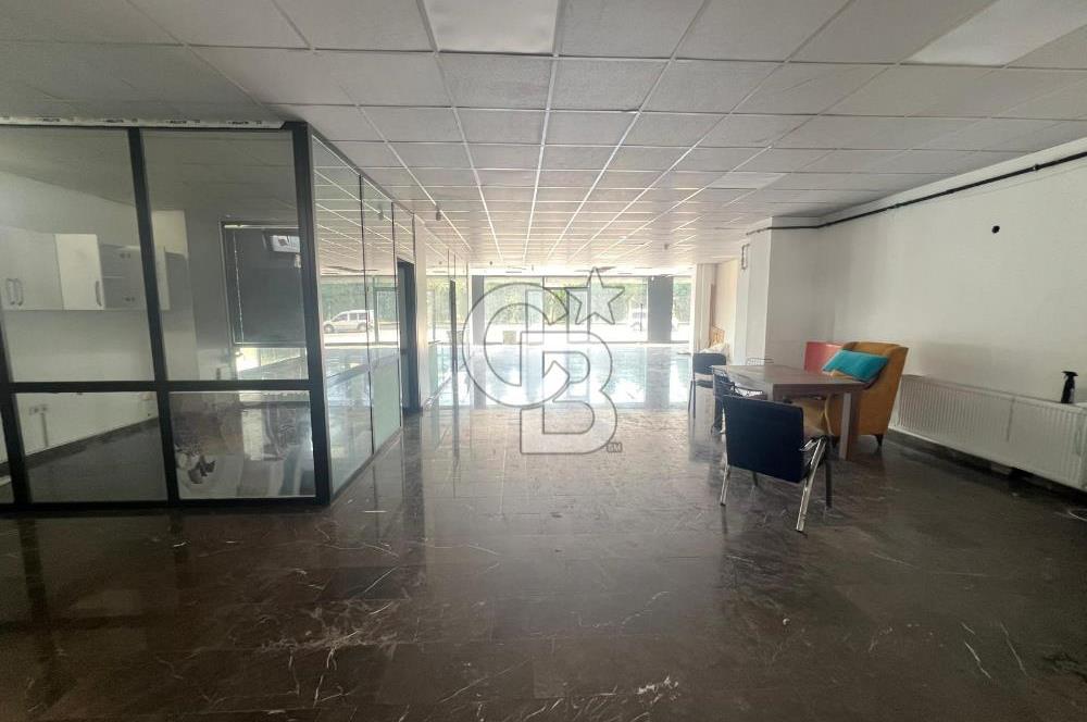 KARTEPE FSM'DE ANA CADDE ÜZERİ 200M² KİRALIK GENİŞ DÜKKAN