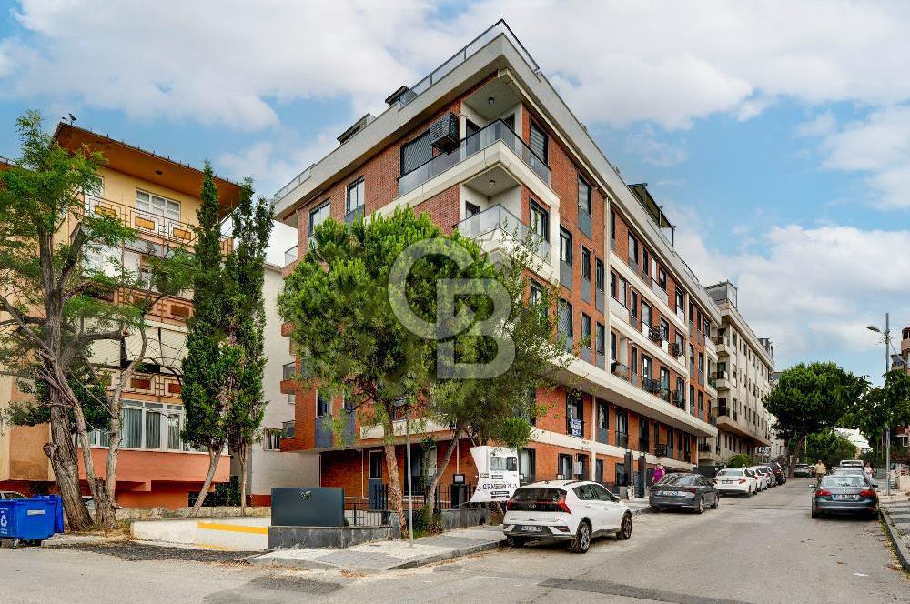 Altıntepe Hüsniye Caddesinde 1. Katta Satılık 2+1 Daire!