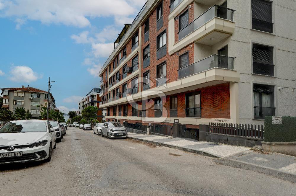 Altıntepe Hüsniye Caddesinde 1. Katta Satılık 2+1 Daire!