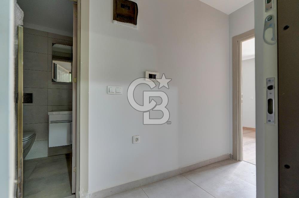 Altıntepe Hüsniye Caddesinde 1. Katta Satılık 2+1 Daire!