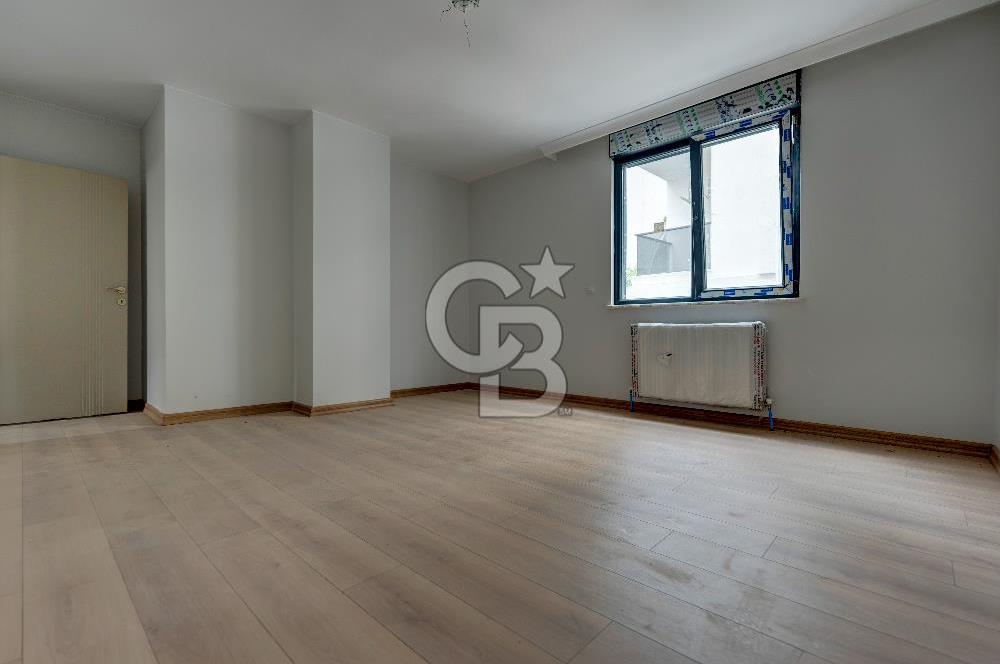 Altıntepe Hüsniye Caddesinde 1. Katta Satılık 2+1 Daire!