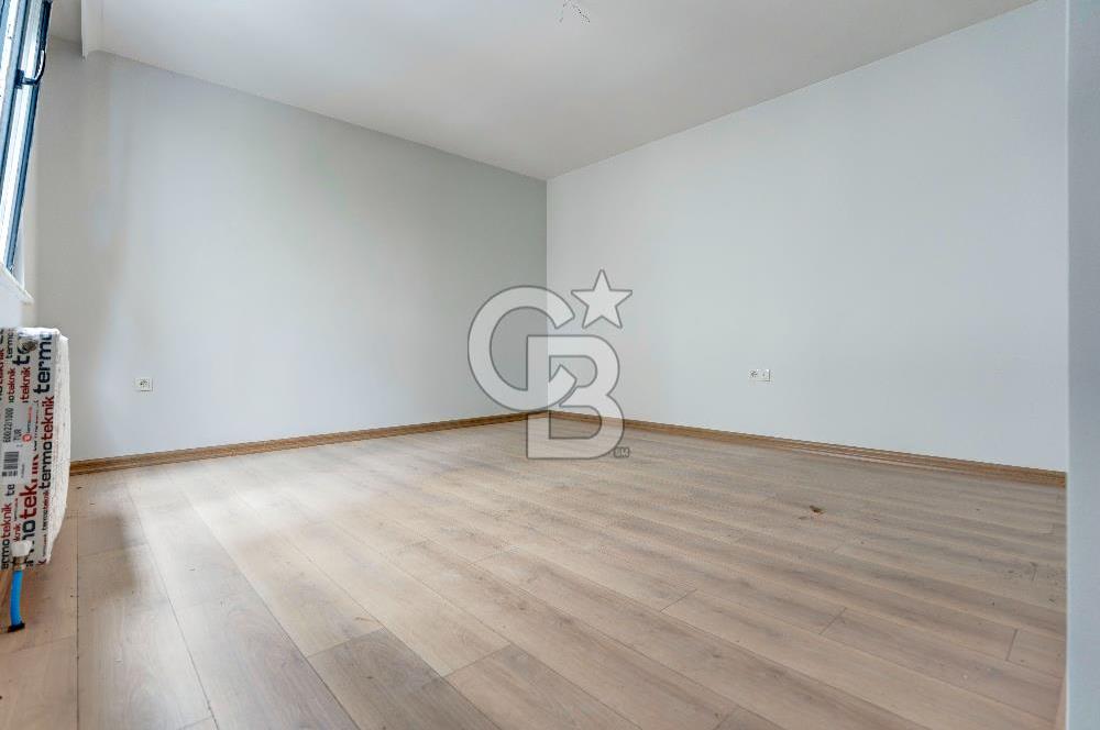 Altıntepe Hüsniye Caddesinde 1. Katta Satılık 2+1 Daire!