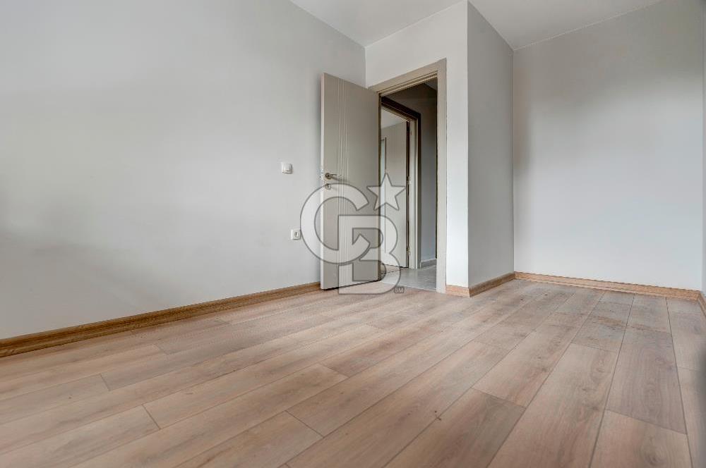 Altıntepe Hüsniye Caddesinde 1. Katta Satılık 2+1 Daire!