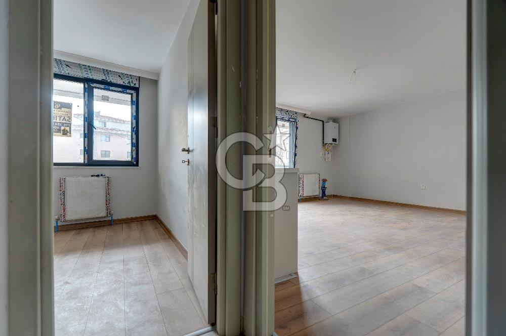 Altıntepe Hüsniye Caddesinde 1. Katta Satılık 2+1 Daire!