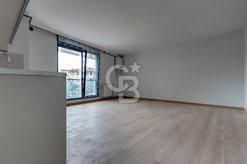 Altıntepe Hüsniye Caddesinde 1. Katta Satılık 2+1 Daire!