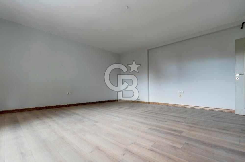Altıntepe Hüsniye Caddesinde 1. Katta Satılık 2+1 Daire!