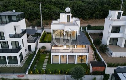 ÇANAKKALE KANGIRLI BOĞAZ MANZARALI 4+1 MÜSTAKİL SATILIK VİLLA