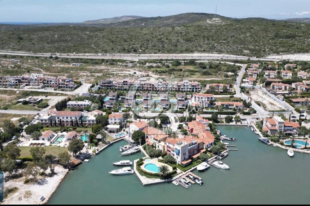 Çeşme Alaçatı Port Sancak Evleri Satılık 3.5+1 Villa