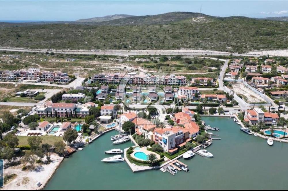 Çeşme Alaçatı Port Sancak Evleri Satılık 3.5+1 Villa