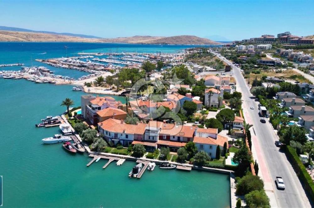 Çeşme Alaçatı Port Sancak Evleri Satılık 3.5+1 Villa