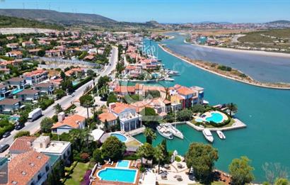 Çeşme Alaçatı Port Sancak Evleri Satılık 3.5+1 Villa