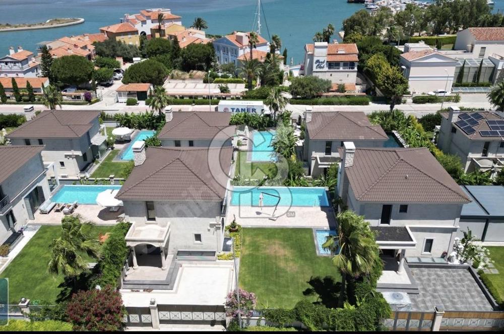 Çeşme Alaçatı Port Satılık 5+2 Villa