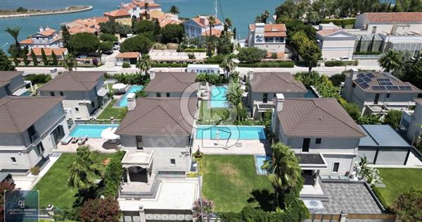 Çeşme Alaçatı Port Satılık 5+2 Villa - 358489