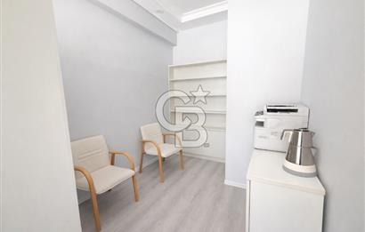 Konak İsmetkaptan'da Yusuf Dede İş Merkezi Altı Kiralık Dükkan 