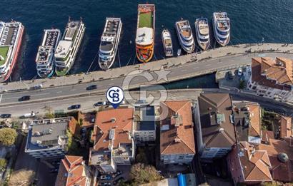ARNAVUTKÖY SAHİLDE EN SEÇKİN APARTMANDA SATILIK YALI DAİRESİ