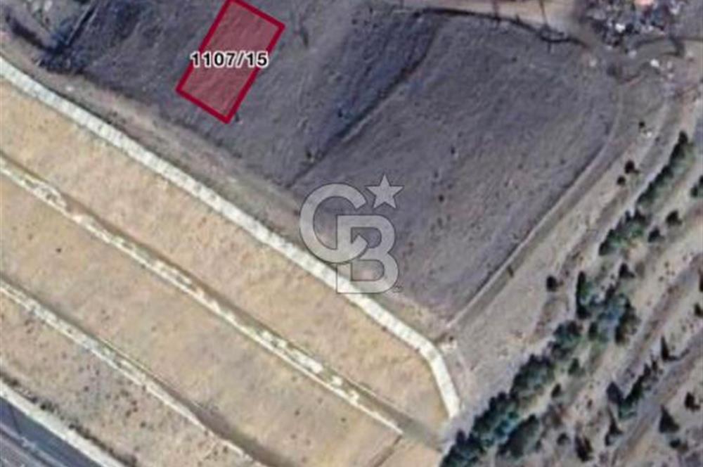 ELMADAĞ ÜÇEVLER MAH'DE YOLA YAKIN 485 m2 İMARLI MANZARALI ARSA