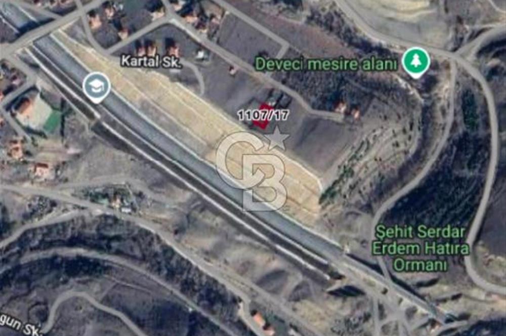 ELMADAĞ ÜÇEVLER MAH'DE YOLA YAKIN 491 m2 İMARLI MANZARALI ARSA
