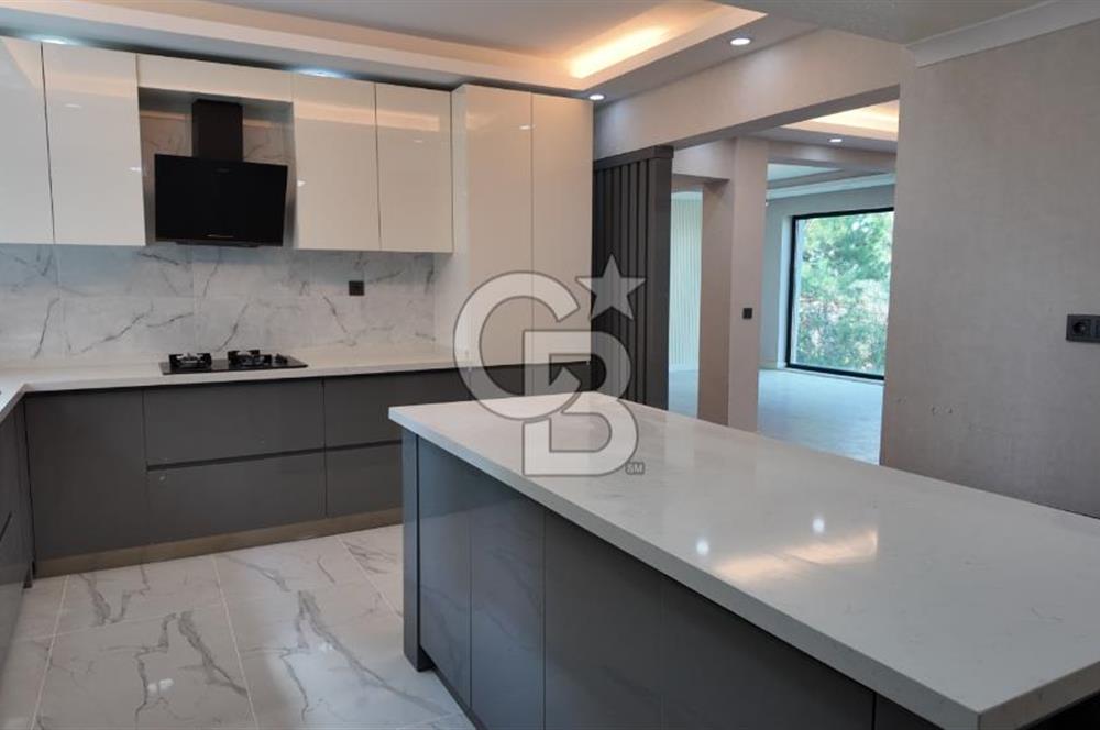 Acar Beytepe Sitesinde Bakımlı, 3 Katlı, Bahçeli 4+1 Villa
