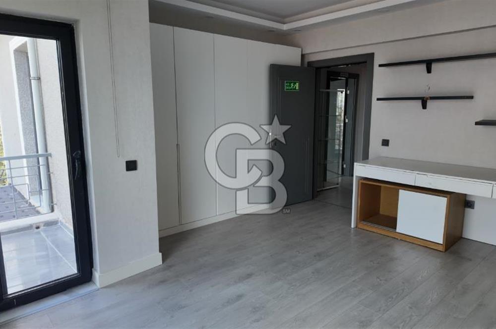 Acar Beytepe Sitesinde Bakımlı, 3 Katlı, Bahçeli 4+1 Villa