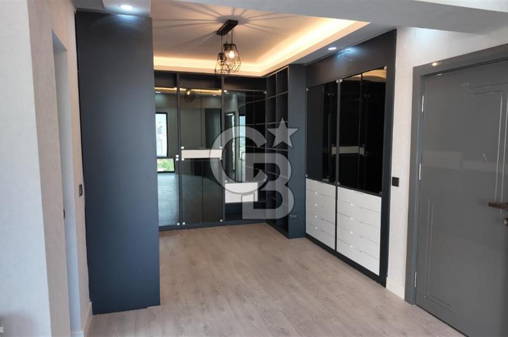 Acar Beytepe Sitesinde Bakımlı, 3 Katlı, Bahçeli 4+1 Villa