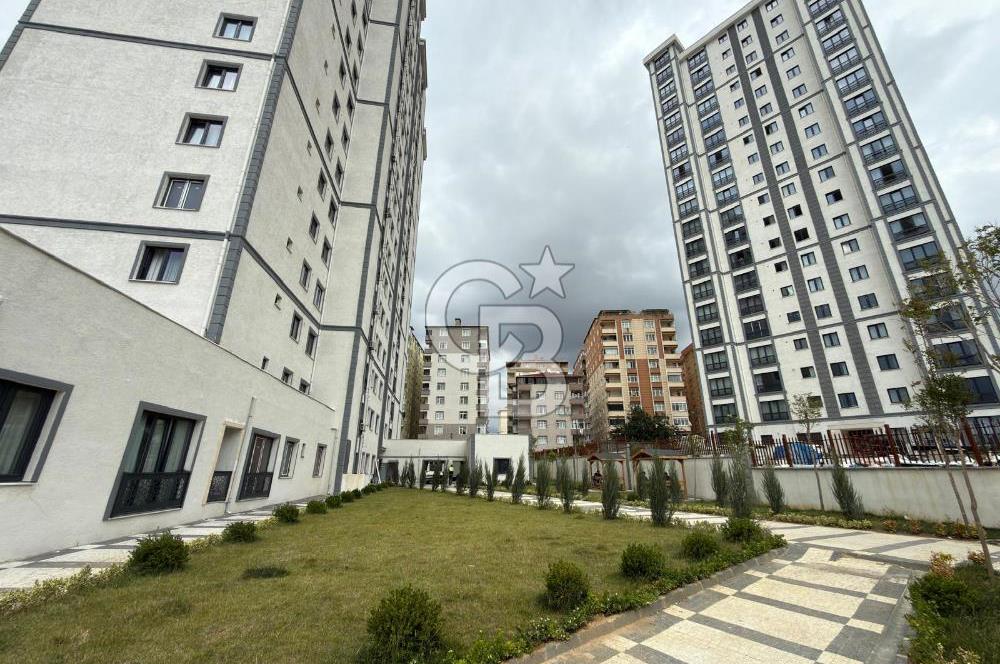 MALTEPE'DE SİTE İÇİNDE HAVUZLU GÜVENLİKLİ SIFIR SATILIK 2+1