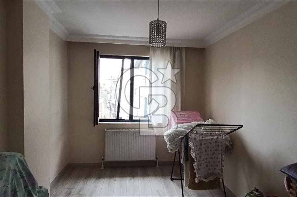 Kağıthane Nurtepe'de Satılık 4+2 Geniş Çatı Dubleksi