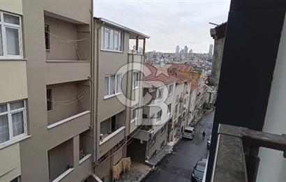 Kağıthane Nurtepe'de Satılık 4+2 Geniş Çatı Dubleksi