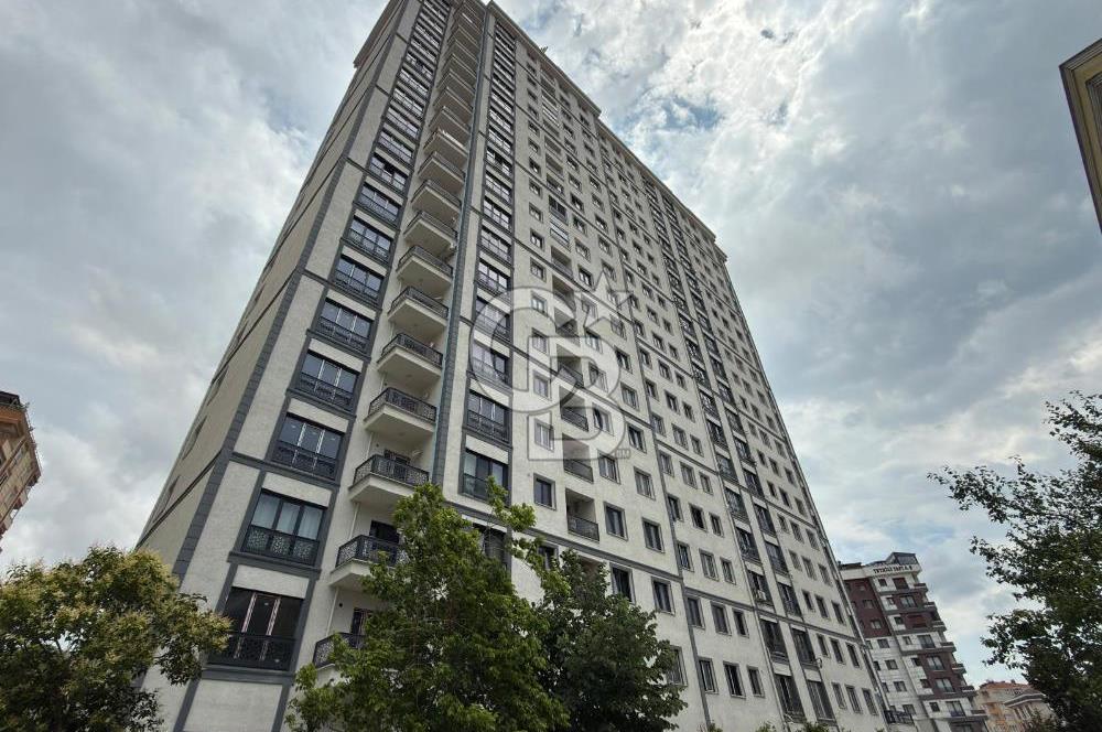 MALTEPE'DE SİTE İÇİNDE HAVUZLU GÜVENLİKLİ SIFIR SATILIK 2+1