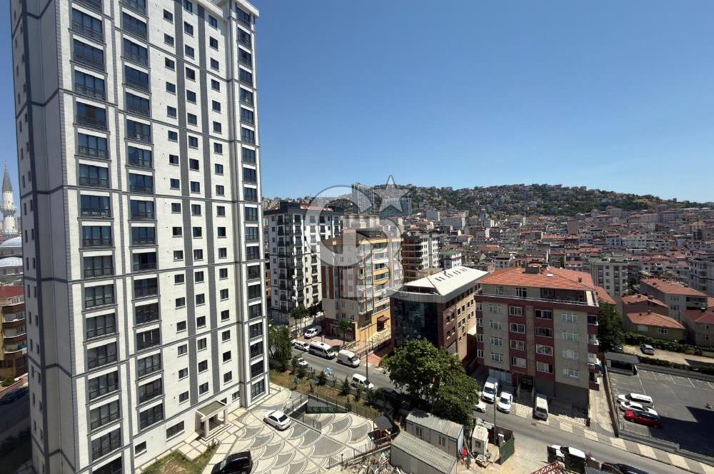 MALTEPE'DE SİTE İÇİNDE HAVUZLU GÜVENLİKLİ SIFIR SATILIK 2+1