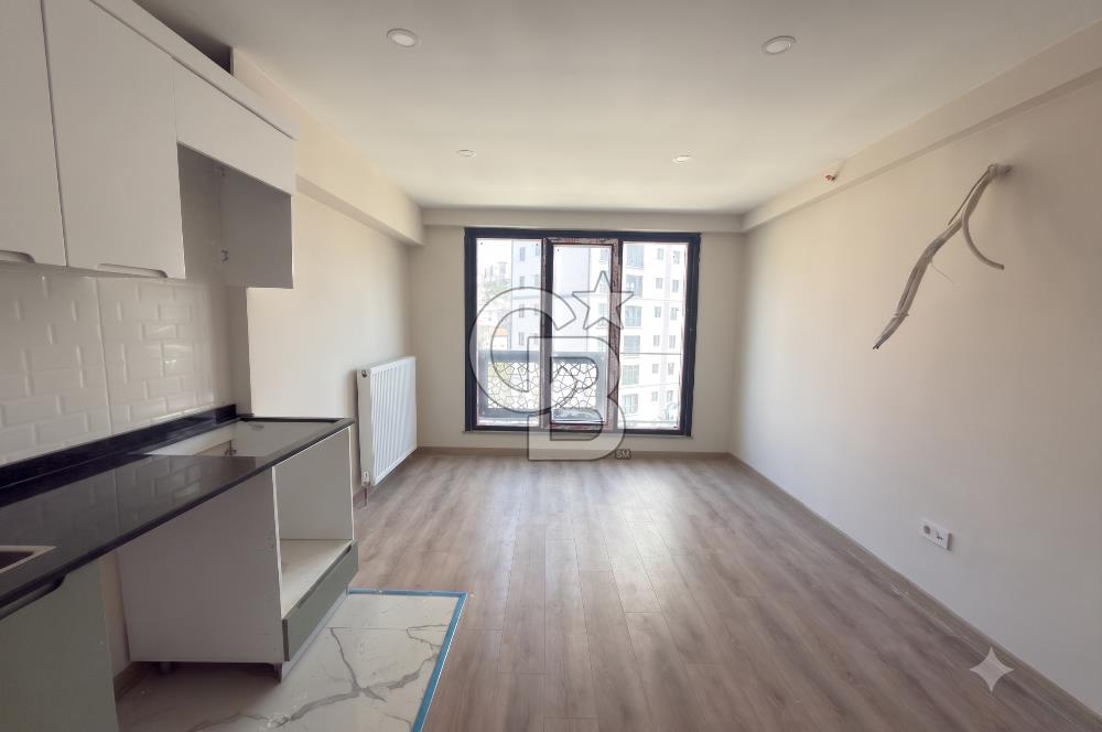 MALTEPE'DE SİTE İÇİNDE HAVUZLU GÜVENLİKLİ TAPU MASRAFSIZ 1+1
