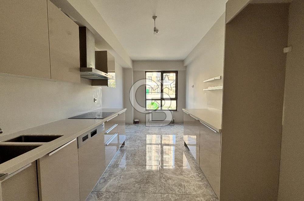 MALTEPE ZÜMRÜTEVLER SURYAPI YEŞİL MAVİ SİTESİNDE KİRALIK BALKONLU KAPALI MUTFAKLI 2+1 DAİRE