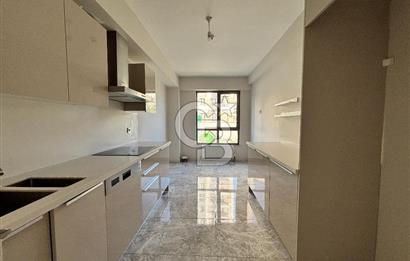 MALTEPE ZÜMRÜTEVLER SURYAPI YEŞİL MAVİ SİTESİNDE KİRALIK BALKONLU KAPALI MUTFAKLI 2+1 DAİRE