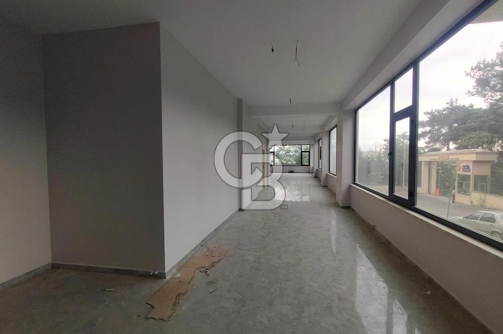 KİRALIK,HADIMKÖY MERKEZDE HASTANE KARŞISI 110 M² TİCARİ DÜKKAN