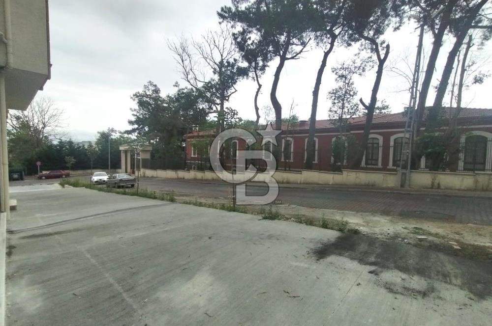 KİRALIK,HADIMKÖY MERKEZDE HASTANE KARŞISI 110 M² TİCARİ DÜKKAN