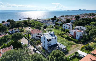 Ayvalık Altınova da Deniz Manzaralı Asansörlü 5+1 Satılık Villa 