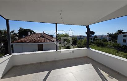 Ayvalık Altınova da Deniz Manzaralı Asansörlü 5+1 Satılık Villa 