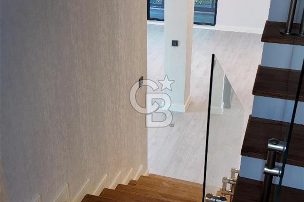 Acar Beytepe Sitesinde Bakımlı, 3 Katlı, Bahçeli 4+1 Villa
