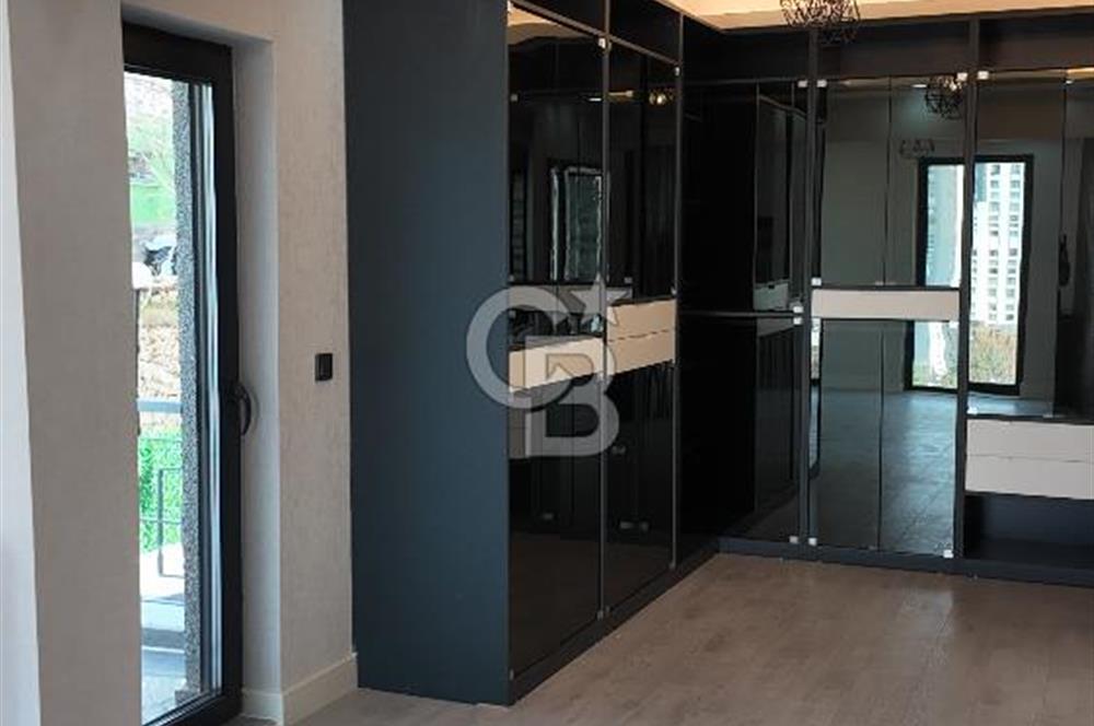 Acar Beytepe Sitesinde Bakımlı, 3 Katlı, Bahçeli 4+1 Villa