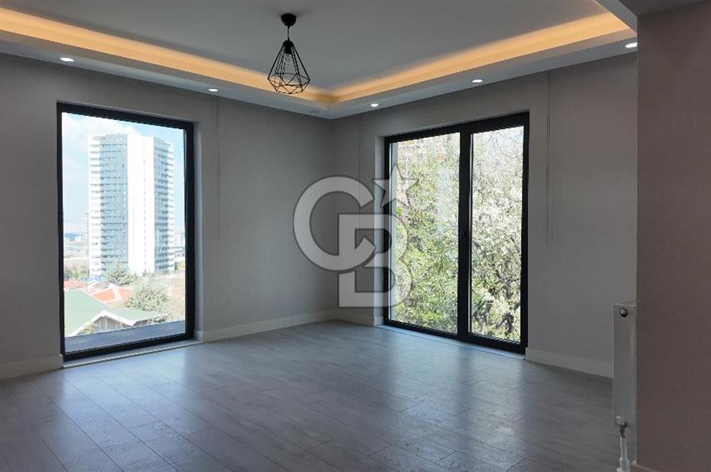 Acar Beytepe Sitesinde Bakımlı, 3 Katlı, Bahçeli 4+1 Villa
