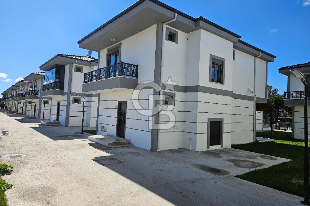 Altınova Havuzlu Site Satılık 3+1 Müstakil Villa