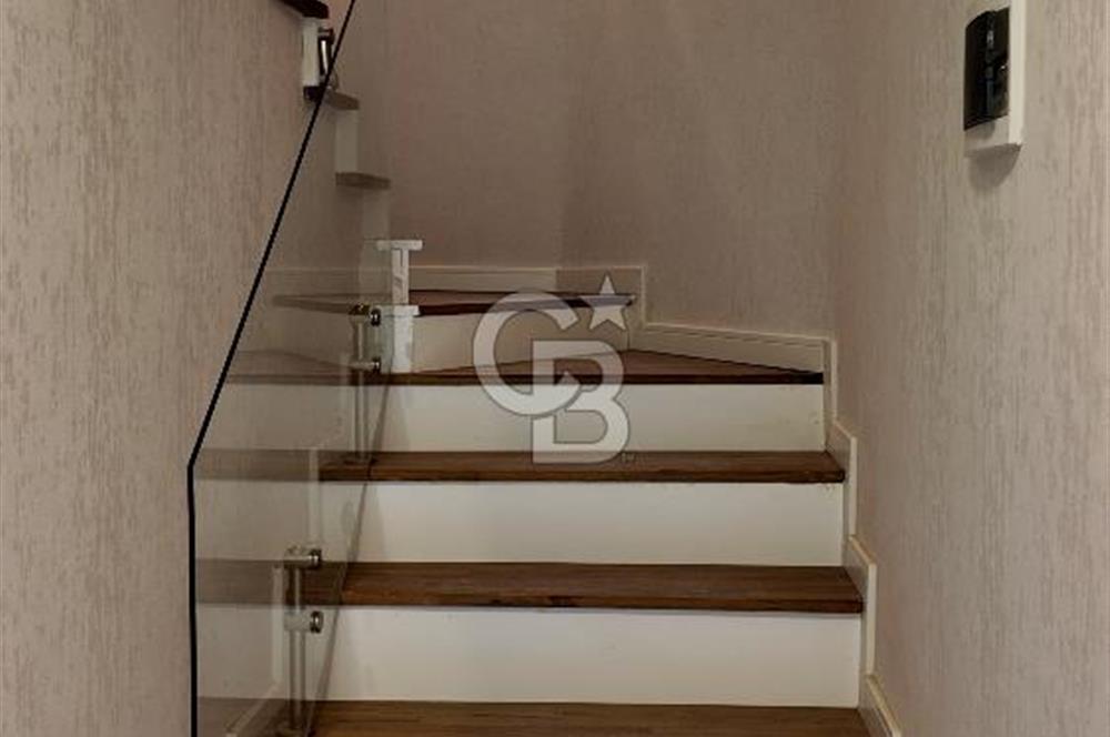 Acar Beytepe Sitesinde Bakımlı, 3 Katlı, Bahçeli 4+1 Villa