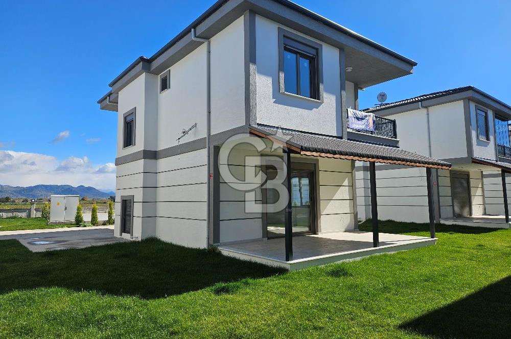 Altınova Havuzlu Site Satılık 3+1 Müstakil Villa